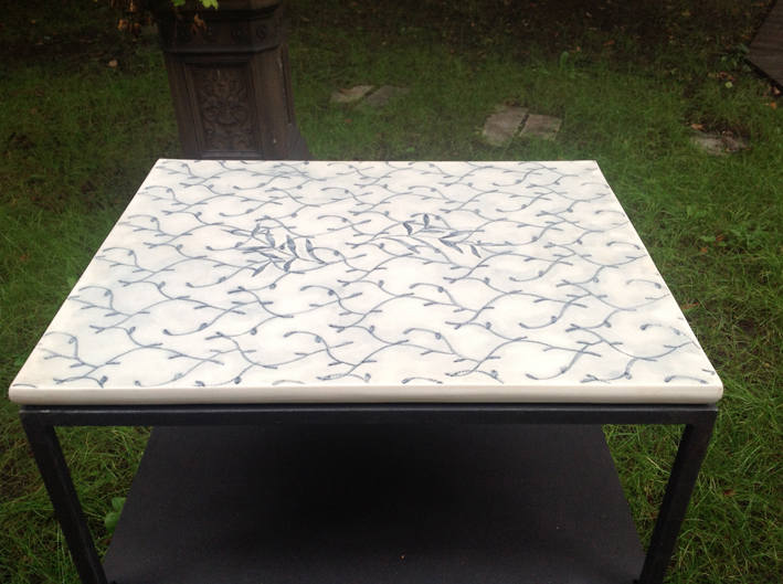 Tisch mit Porzellanplatte  – beidseitig bedruckt