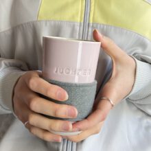 Schriftbecher mit Filzmantel